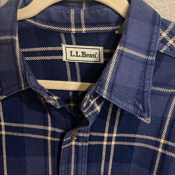 L.L bean long sleeve button down large - Picture 2 of 5